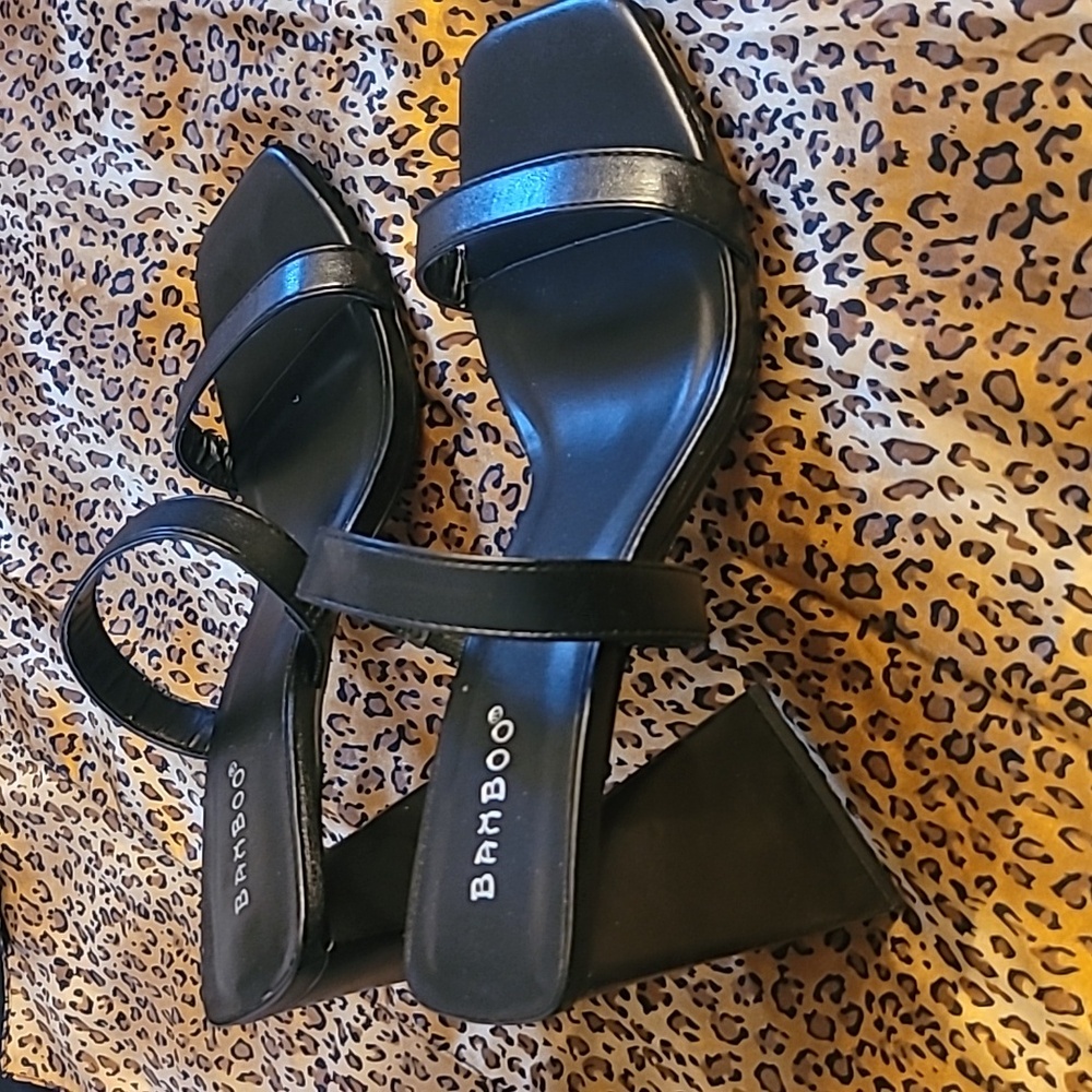 Women black strappy Chunky Heel Sandals